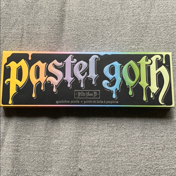 KVD pastel goth palette